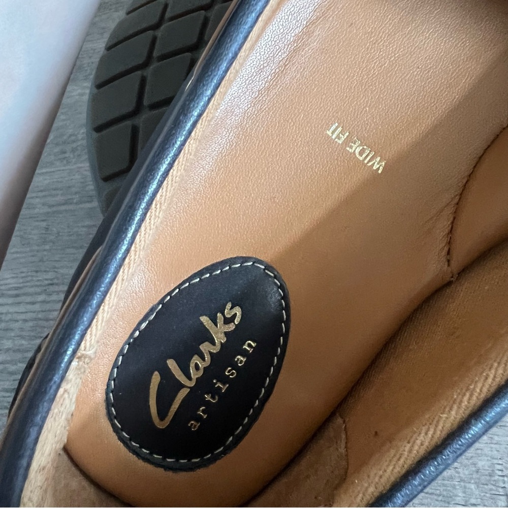 Clarks Artisan Women’s Leather Loafers — Bundle Tan and Navy 9.5 Wide - Picture 8 of 10